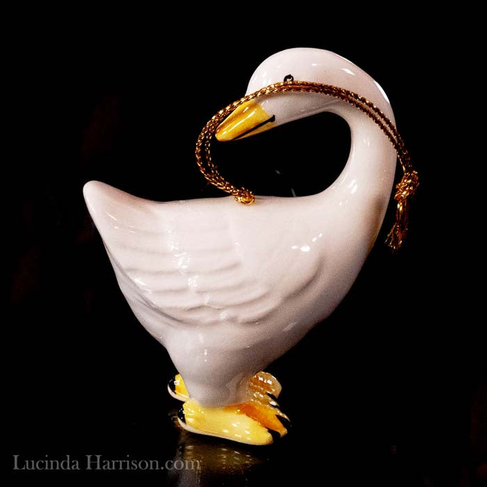 1980s Porcelain Ceramic White Goose Ornament Looking Back