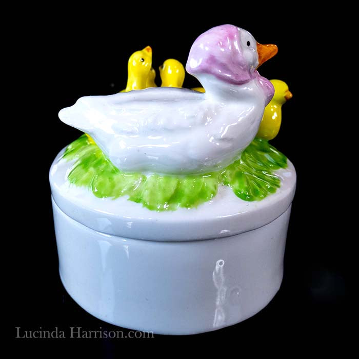 1984 Mother Duck and Ducklings Porcelain Trinket Box